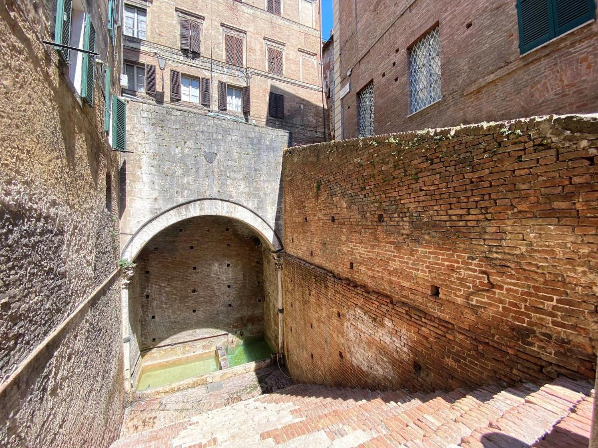 La Fonte-With Balcony Close By Piazza Del Campo Sienne Extérieur photo