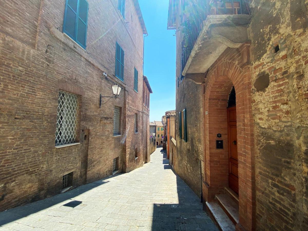 La Fonte-With Balcony Close By Piazza Del Campo Sienne Extérieur photo