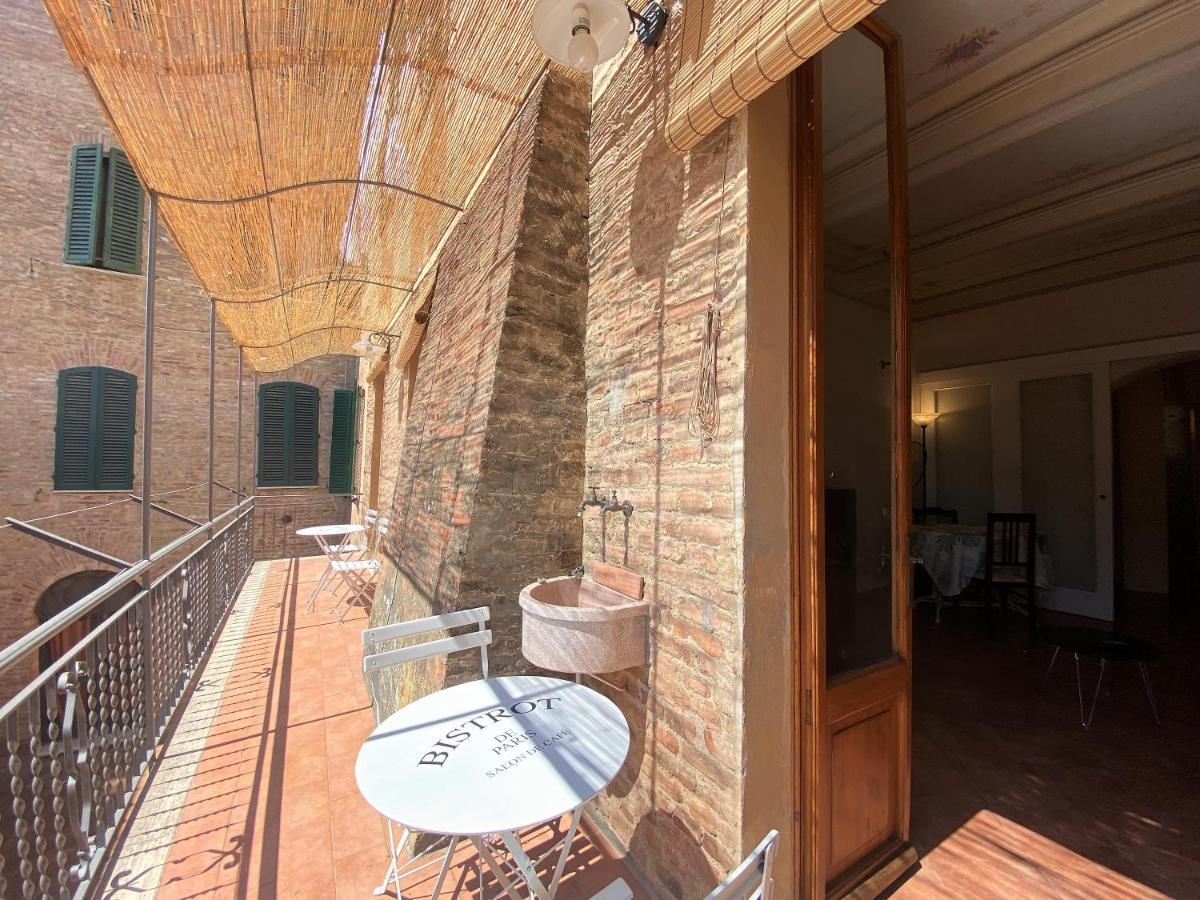La Fonte-With Balcony Close By Piazza Del Campo Sienne Extérieur photo